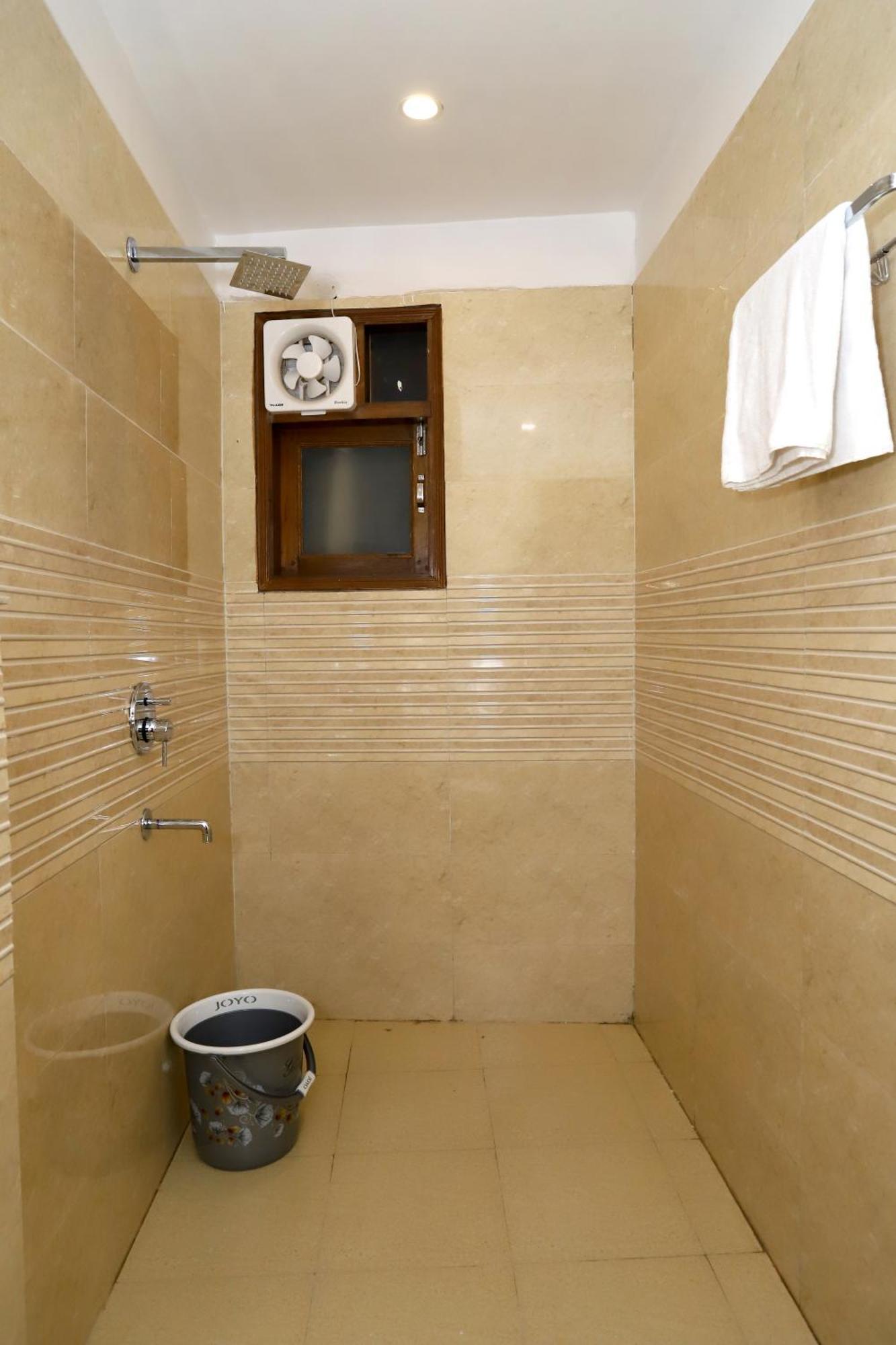 Vrindavan Guest House Нью-Дели Экстерьер фото
